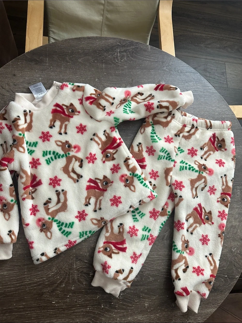Kids Cream Reindeer Fleece Pajama Set - Cozy Holiday Sleepwear